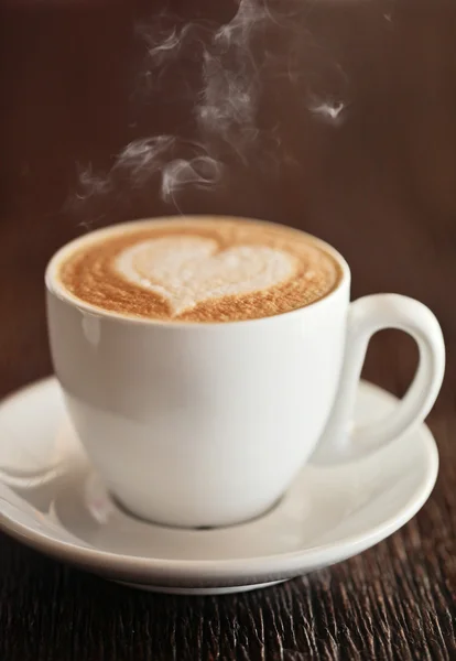 Taza de amor, dibujo del corazón en café arte latte — Foto de Stock