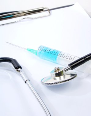 Steteskop ve şırınga