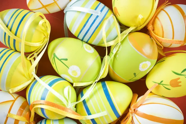 Barevné velikonoční vajíčka zblízka — Stock fotografie