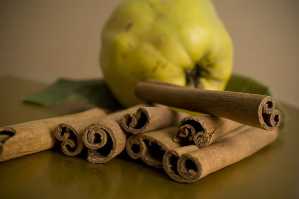 Cynamon i jabłka — Zdjęcie stockowe