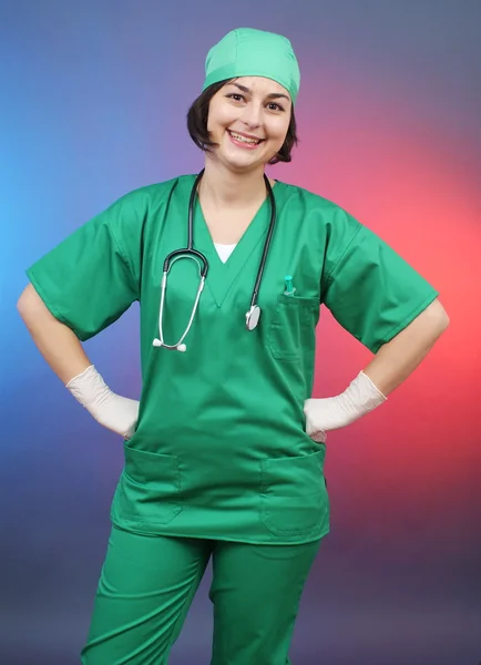 Médica atraente senhora — Fotografia de Stock