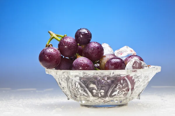 Grapes in the bowl — Stock Photo, Image