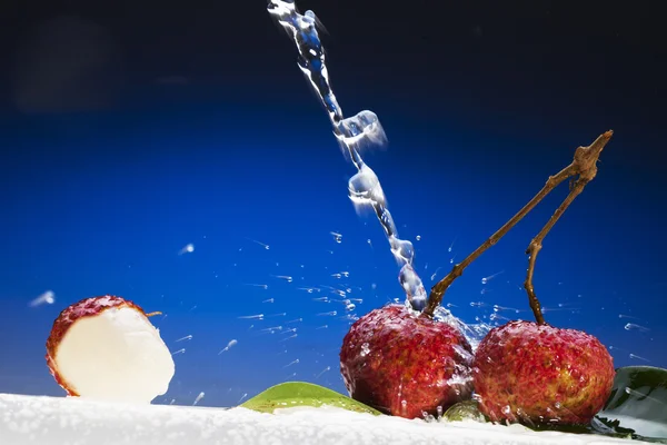 Litchi on the table top — Stock Photo, Image