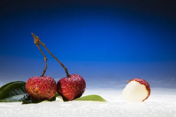 Litchi na stůl — Stock fotografie