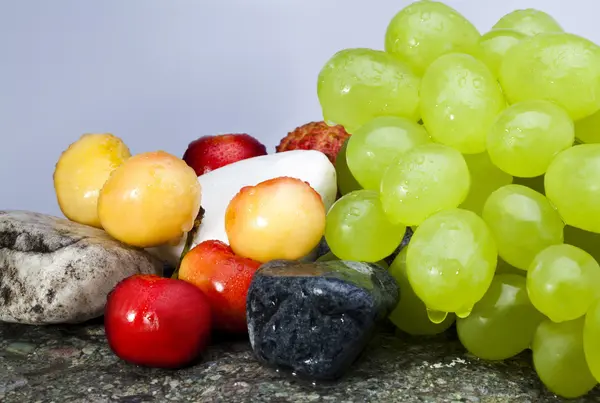 Fruits on the rock — Stock Photo, Image