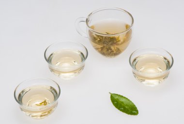 valla metálica con barras dobladas