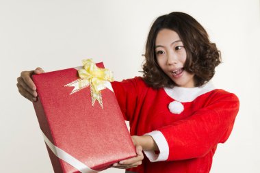 Noel kızı ve hediye