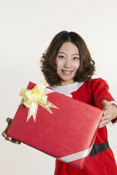 Christmas girl and gift — Stock Photo, Image