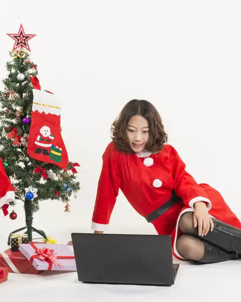 Christmas girl and gift — Stock Photo, Image