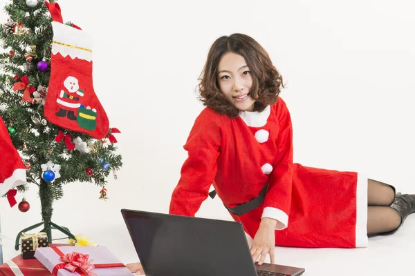 Christmas girl and gift — Stock Photo, Image