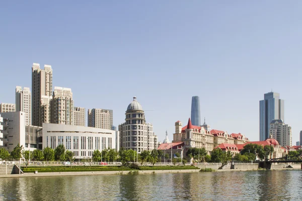 Edificio moderno en la ciudad de Tianjin de China —  Fotos de Stock
