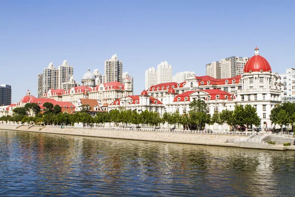 Modern bridge and building in Tianjin city of China — Stock Photo, Image