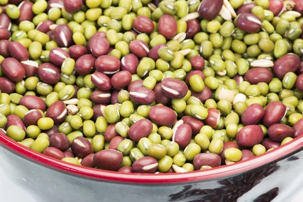 Haricots mélangés dans un bol — Photo