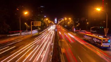 çarşı köprü, Pekin, Çin üzerinde trafik göz ardı
