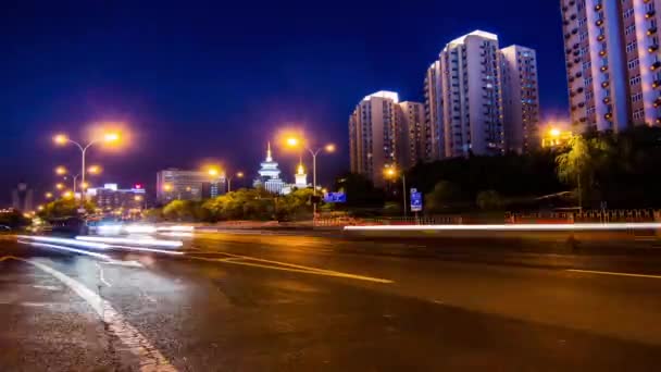 Trafiken på andra ring road nära fuxingmen, beijing, Kina — Stockvideo