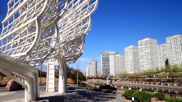 Панорама річки tonghui парку, Пекін, Китай — стокове відео
