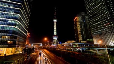 Oriental pearl tower ve trafik, gece, shanghai, Çin