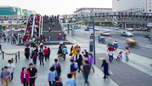 The people roam the Xidan street,Beijng,China — Stock Video