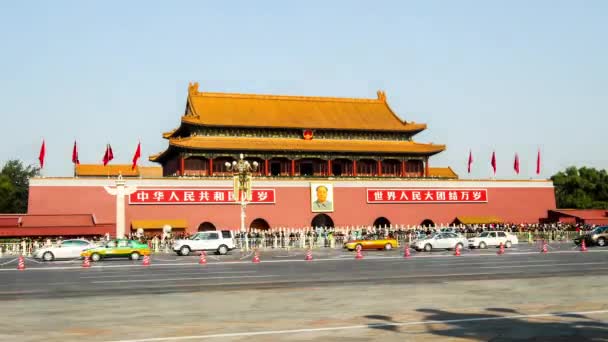 La Torre de la Puerta de Tian 'anmen y el tráfico, Beijing, China — Vídeo de stock