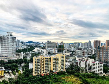 Sanya şehrinin hızla büyüyen yerleşim bölgesi.