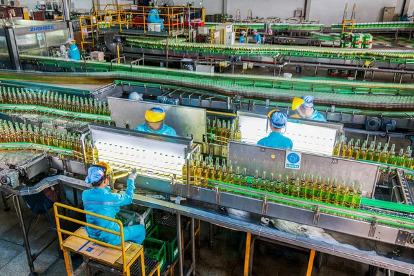 Assembly Line Brewery Phoenix City China — Stock Photo, Image
