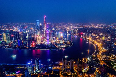 Shanghai şehrinin Pudong 'unda gece hava fotoğrafçılığı