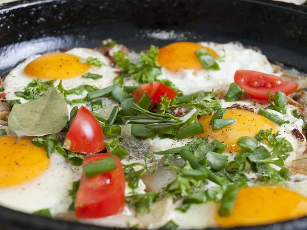 Tavada kızarmış yumurta.