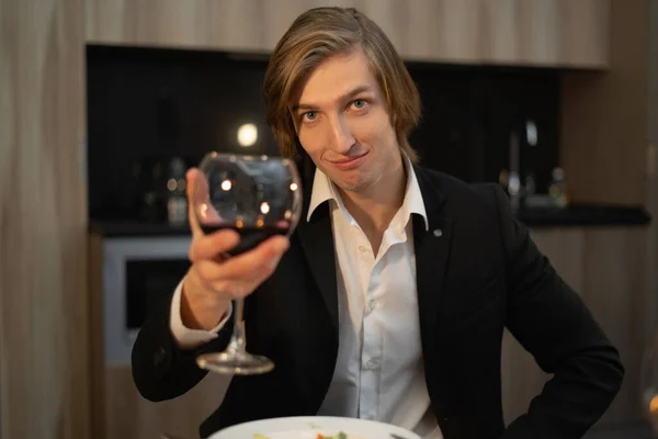 Young Man Glass Wine Webcam View Date Valentine Day Online — Stock Photo, Image