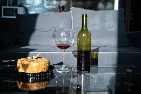 Birthday Home Cake Glass Red Wine Alcohol Valentine Day Bottle — Fotografia de Stock