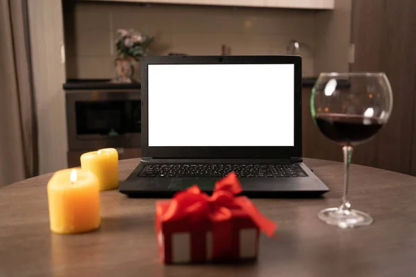Laptop Blank Screen Stands Table Glass Red Wine Red Box — Stock Fotó