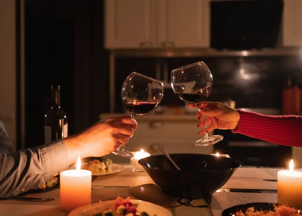 Couple Clinking Glasses Red Wine Celebrating Valentine Day Close Romantic — Foto Stock