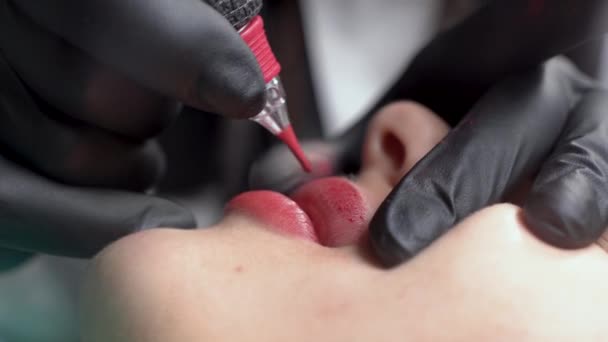 Lip Tattoo Microblading Een Permanente Make Kliniek Het Aanbrengen Van — Stockvideo