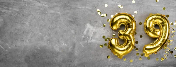 Gul Folie Ballong Nummer Nummer Trettio Konkret Bakgrund Gratulationskort Med — Stockfoto