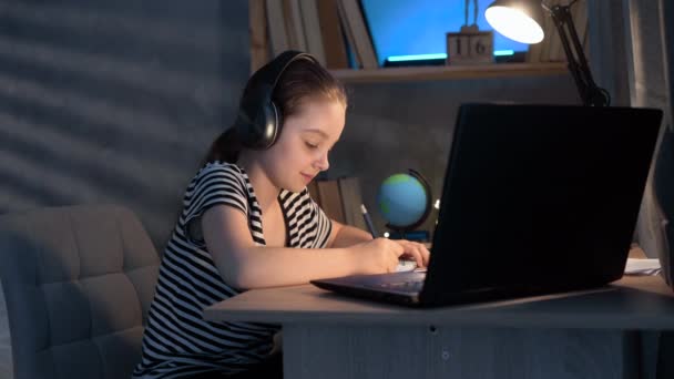 Teenage Girl Laptop Doing Homework Table Evening Study Home Concept — Stock Video