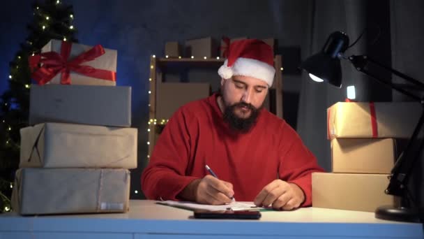 Dropshipping Propietario Hombre Hindú Santa Claus Trabaja Por Noche Oficina — Vídeos de Stock