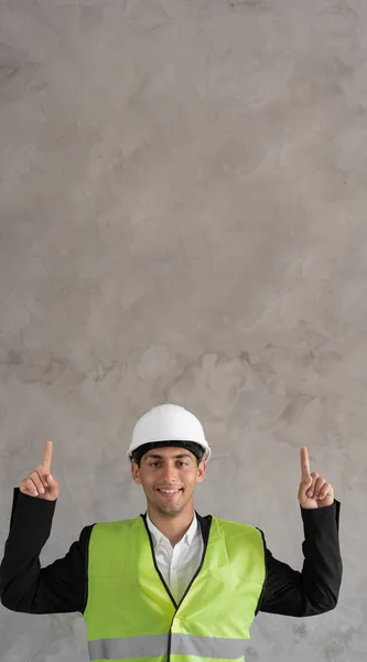 Handsome Arabic Man Wearing Safety Helmet Reflective Jacket Smiling Idea — Stockfoto