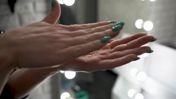 Beautiful Woman Applying Essential Oil Hand Beauty Salon Skincare Concept — Vídeo de Stock