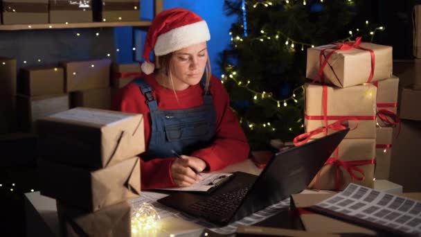 Concept Small Medium Sized Business Start Caucasian Woman Santa Claus — Stok video
