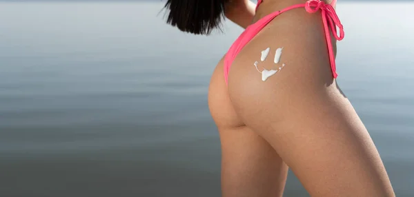 Sun Cream Woman Buttocks Sea Background Banner Empty Space — Φωτογραφία Αρχείου