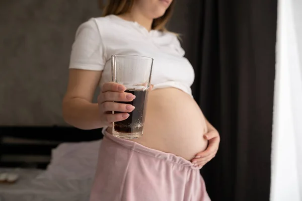 Close Pregnant Belly Junk Food Cola Pregnancy Pregnant Female Unhealthy — Zdjęcie stockowe