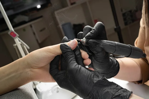 Manicurist Use Electric Nail File Drill Beauty Salon Perfect Nails — Φωτογραφία Αρχείου