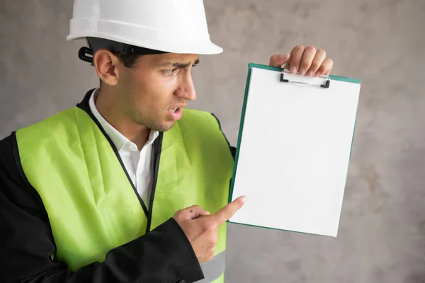 Arab Architect Pointing Finger Clipboard Blank Space Building Concept — Stockfoto