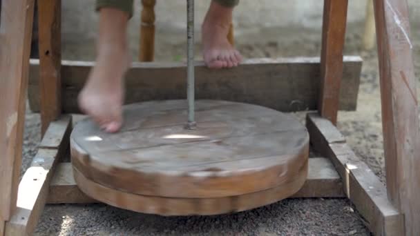 Work Master Potters Wheel Close Man Twisting Wheel His Foot — Vídeos de Stock