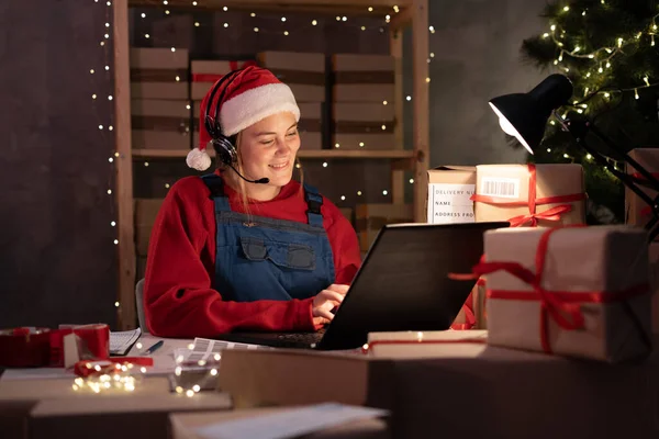 Small Business Owner Freelance Santa Working Home Office Using Computer — Zdjęcie stockowe