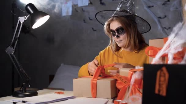 Startup Small Business Entrepreneur Freelance Caucasian Woman Halloween Makeup Sitting — Stok video