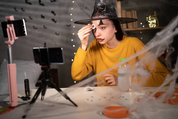 Applying Toner Asian Girl Cleaning Face White Pad Halloween Make — Stock Photo, Image