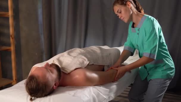 Masseur Massaging Male Hands Intensive Relaxing Full Body Massage Beating — Stock Video © andron19821982 #611888698