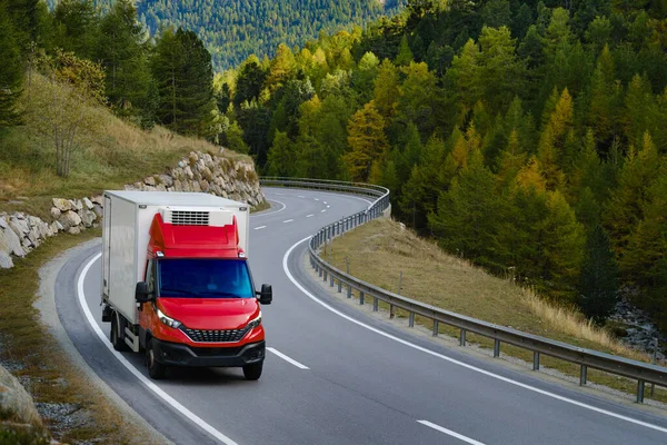 Urban Delivery Refrigerator Box Truck Red Cabin Driving Twisty Road — 图库照片