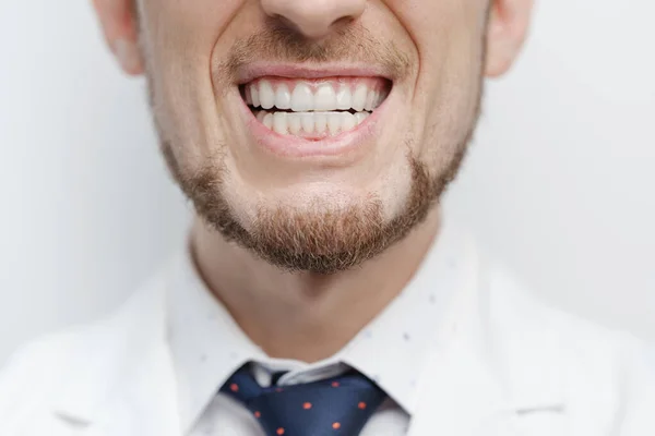 Closeup Shot Male Mouth Clear Aligners Invisible Braces His Teeth —  Fotos de Stock