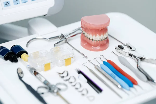 Tooth Model Metal Braces Lying Dental Table Instruments Oral Care — Stockfoto